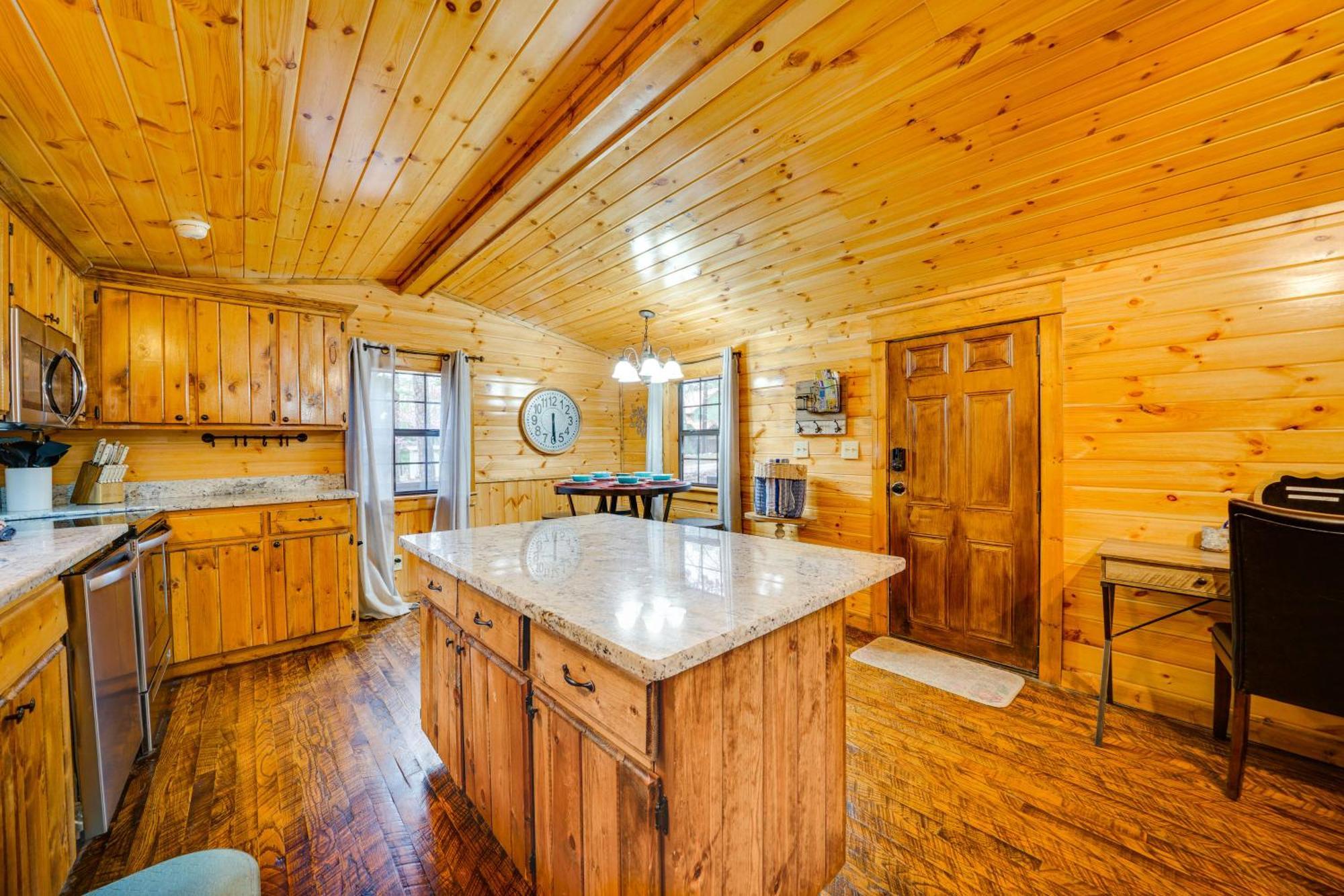 Broken Bow Abode With Hot Tub Less Than 7 Mi To Lake! Villa Exterior photo